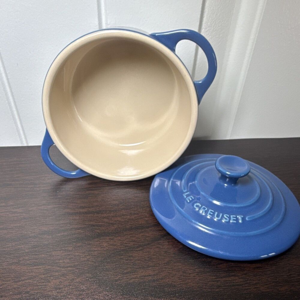Le Creuset Blue Round Enamel Casserole Pot with Lid, 5 in Diameter - Picture 5 of 8
